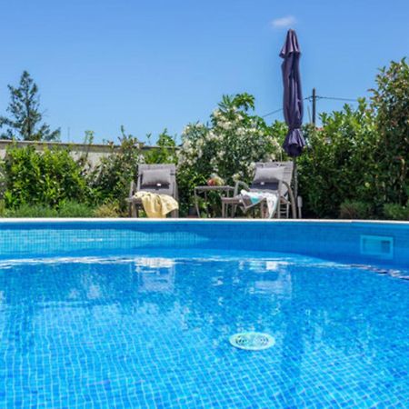 PUY Studio Apartment With Pool מראה חיצוני תמונה