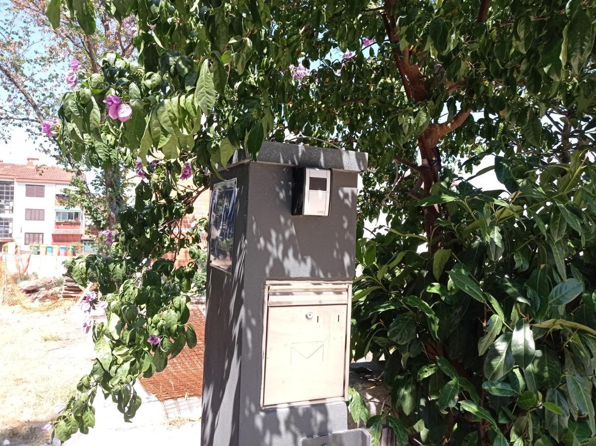PUY Studio Apartment With Pool מראה חיצוני תמונה