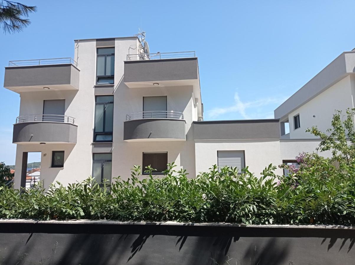 PUY Studio Apartment With Pool מראה חיצוני תמונה