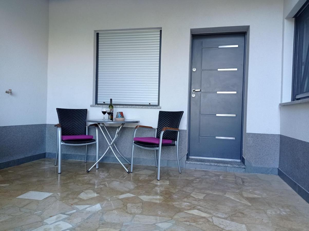 PUY Studio Apartment With Pool מראה חיצוני תמונה