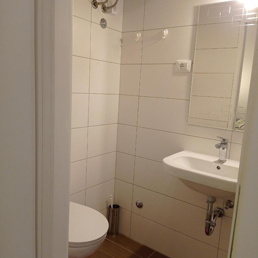 PUY Studio Apartment With Pool מראה חיצוני תמונה
