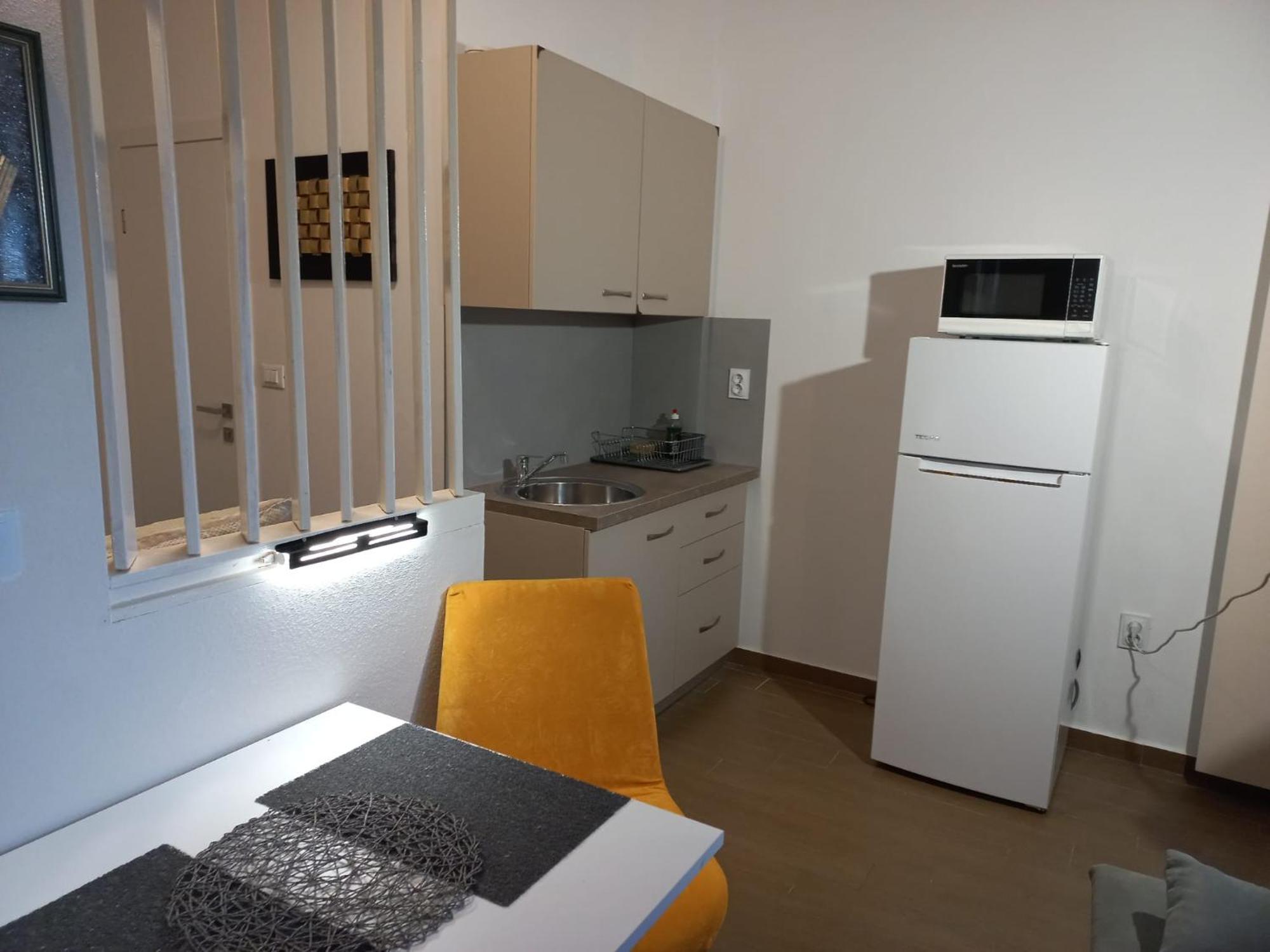 PUY Studio Apartment With Pool מראה חיצוני תמונה