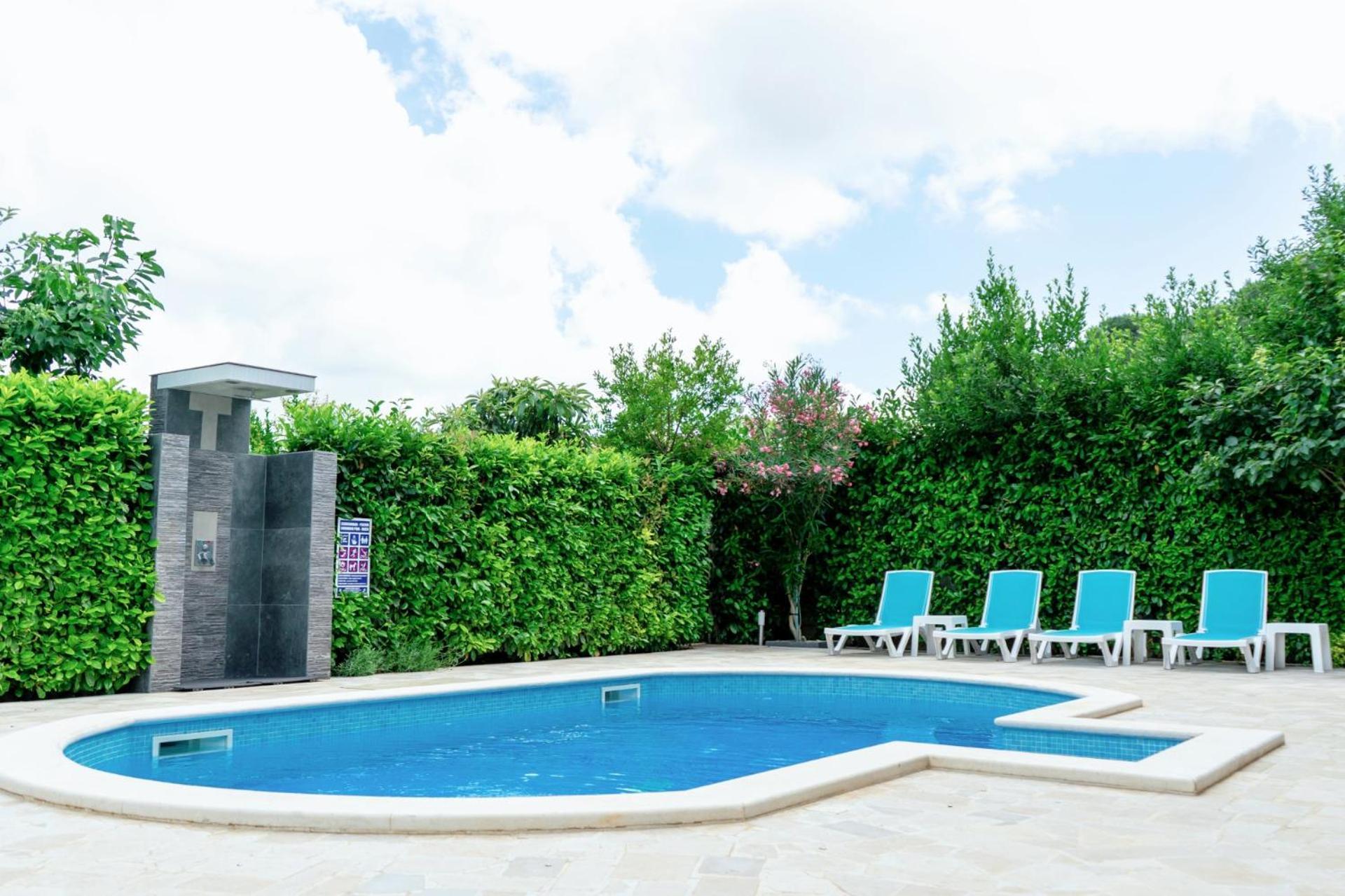 PUY Studio Apartment With Pool מראה חיצוני תמונה