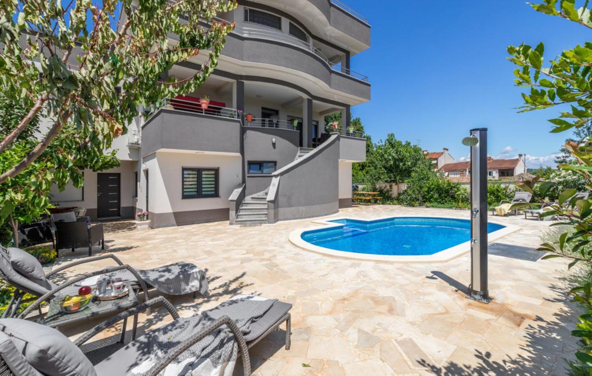 PUY Studio Apartment With Pool מראה חיצוני תמונה